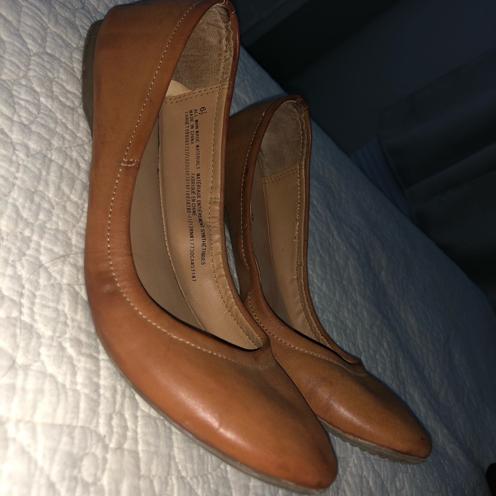 Size 6.5 light brown flats